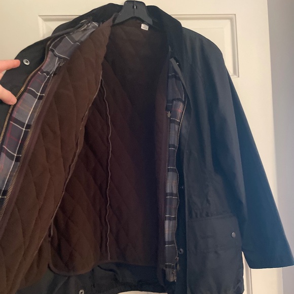 Women’s Barbour Beadnell Waxed Jacket - Picture 2 of 15